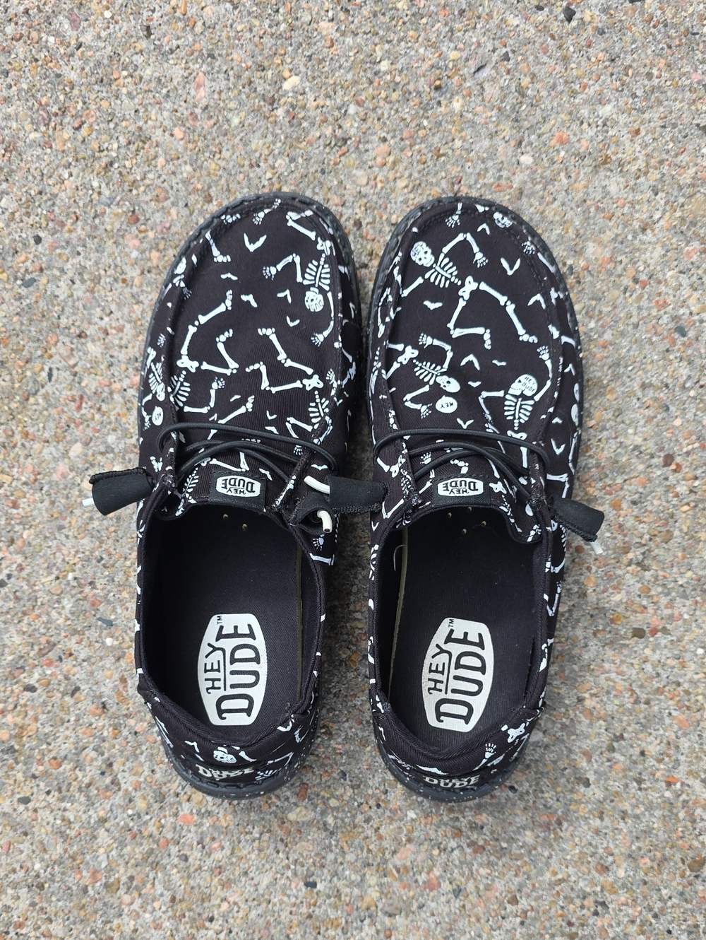 Hey Dude Wendy Skeletons Black Glow In The Dark Skulls Bats Halloween Size 7 - Picture 3 of 11